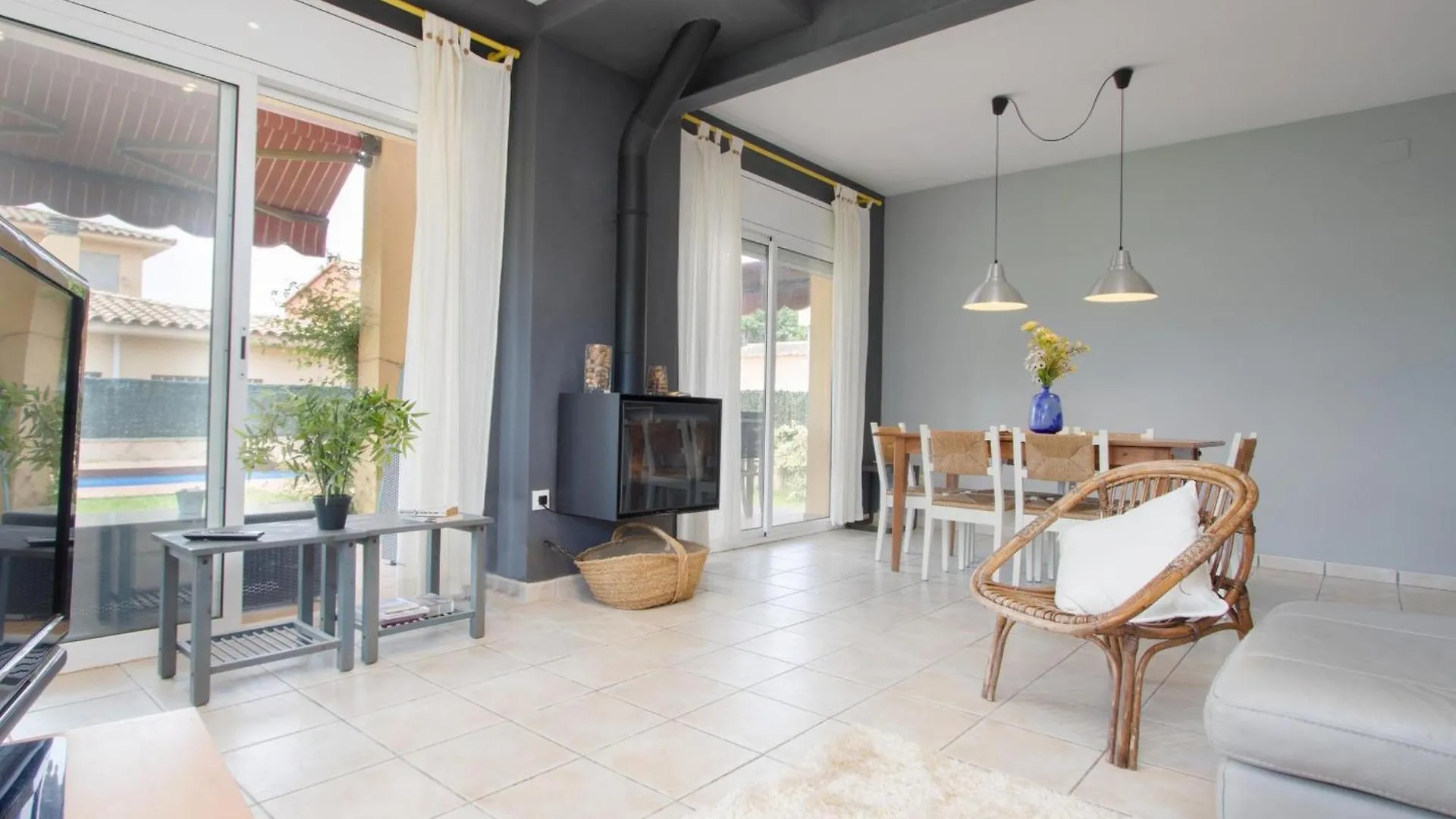 Casa Con Piscina Privada, Jardin, Bbq, Wifi, Garaje Y Cerca De La Playa - Es-89-90 Vila Sant Pere Pescador Casa de Férias