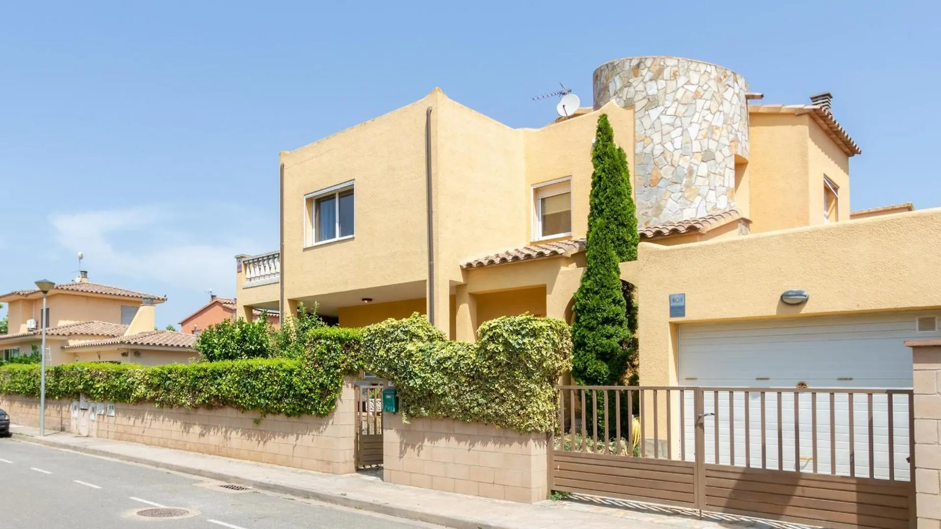 Casa Con Piscina Privada, Jardin, Bbq, Wifi, Garaje Y Cerca De La Playa - Es-89-90 Vila Sant Pere Pescador 0*,